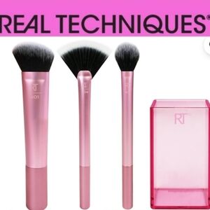 Real Techniques Sculpting Set For Contour Makeup & Highlighter